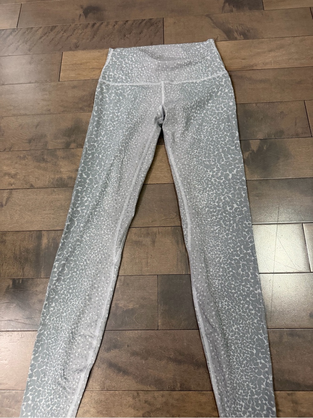 Lululemon size 6